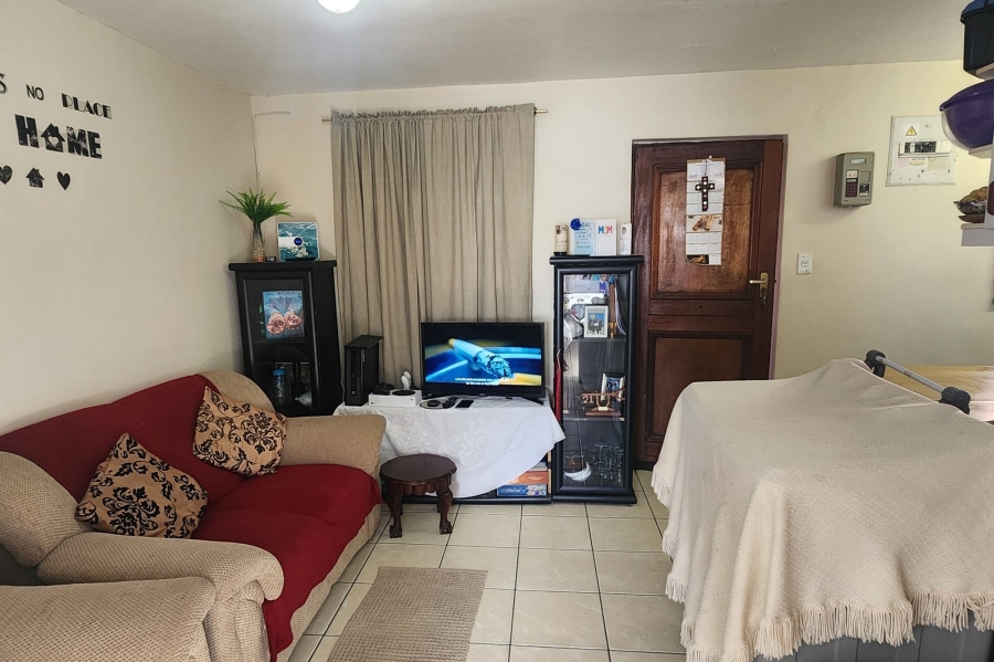 2 Bedroom Property for Sale in Oakglen Western Cape